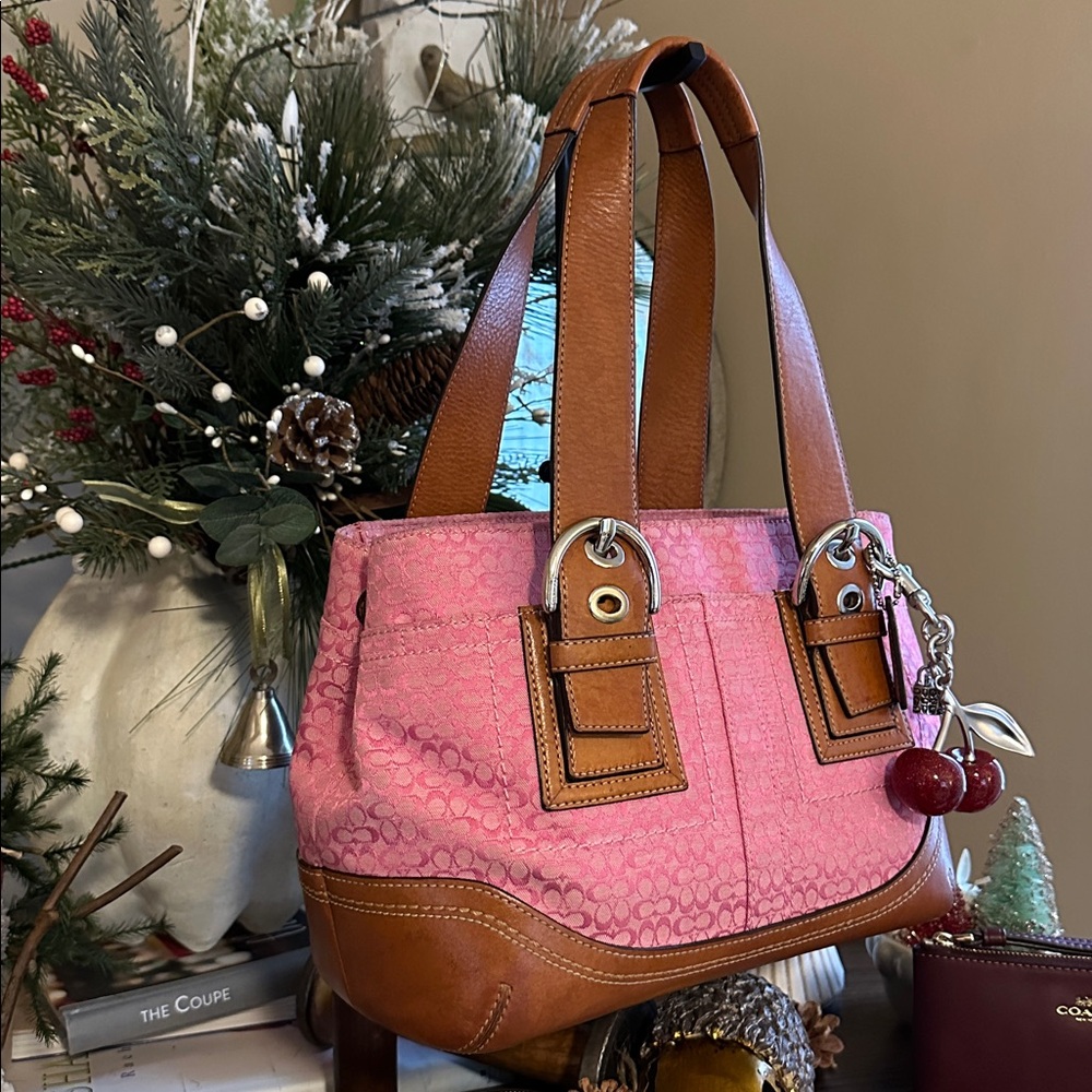 RaRE Vintage Coach Soho Bag in Pink Signature Canvas & Tan Leather | F10927 - Picture 15 of 17